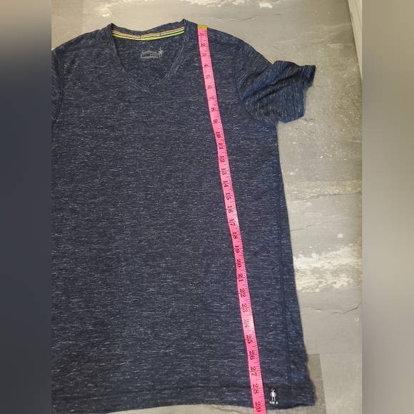 Smartwool Men's Heathered Grey & Navy Blue V-Neck Short Sleeves Shirt. Men S. - Picture 6 of 8